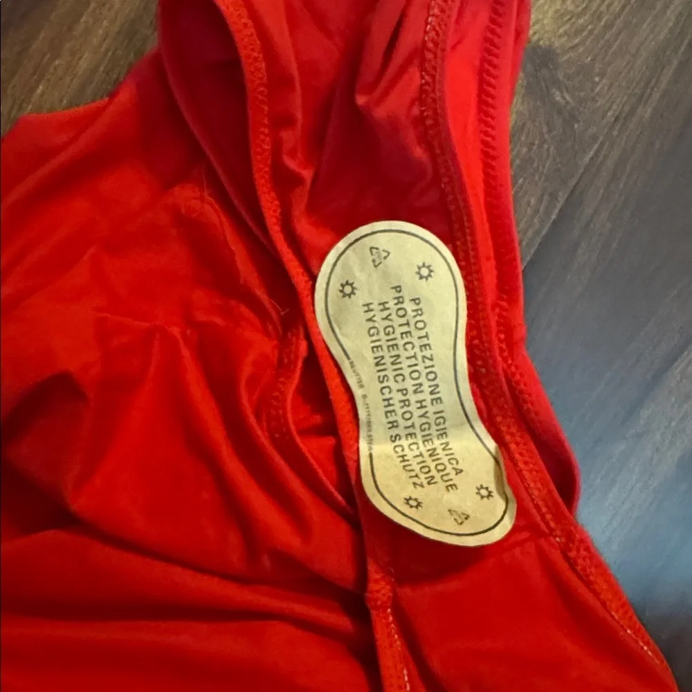 MEYEEKA Red Women's One-Piece Swimsuit Size Large